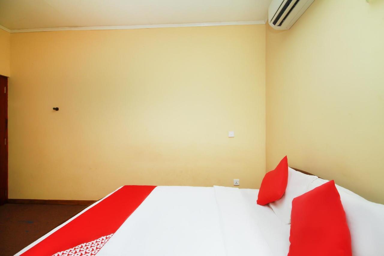 Chinese Lotus Luxapathiya - Shanghai Hotel Moratuwa Phòng bức ảnh